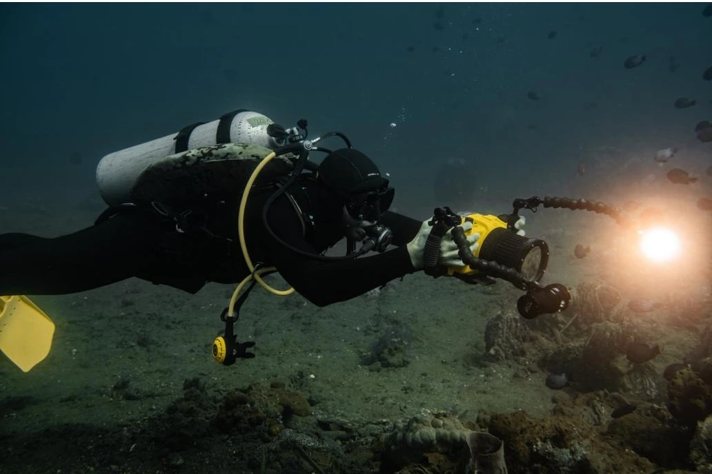 Underwater, light doesn’t just fade